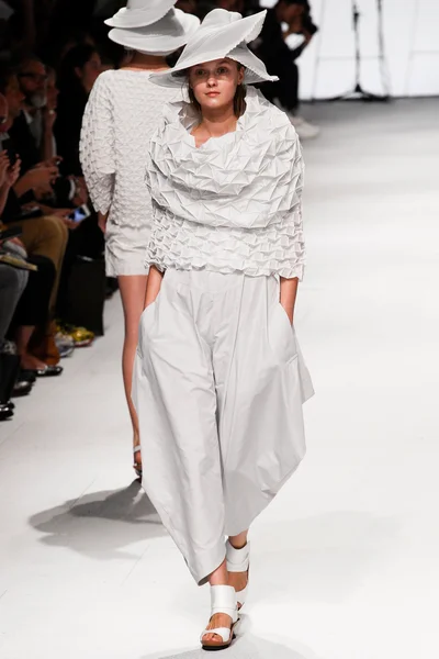 Look 5